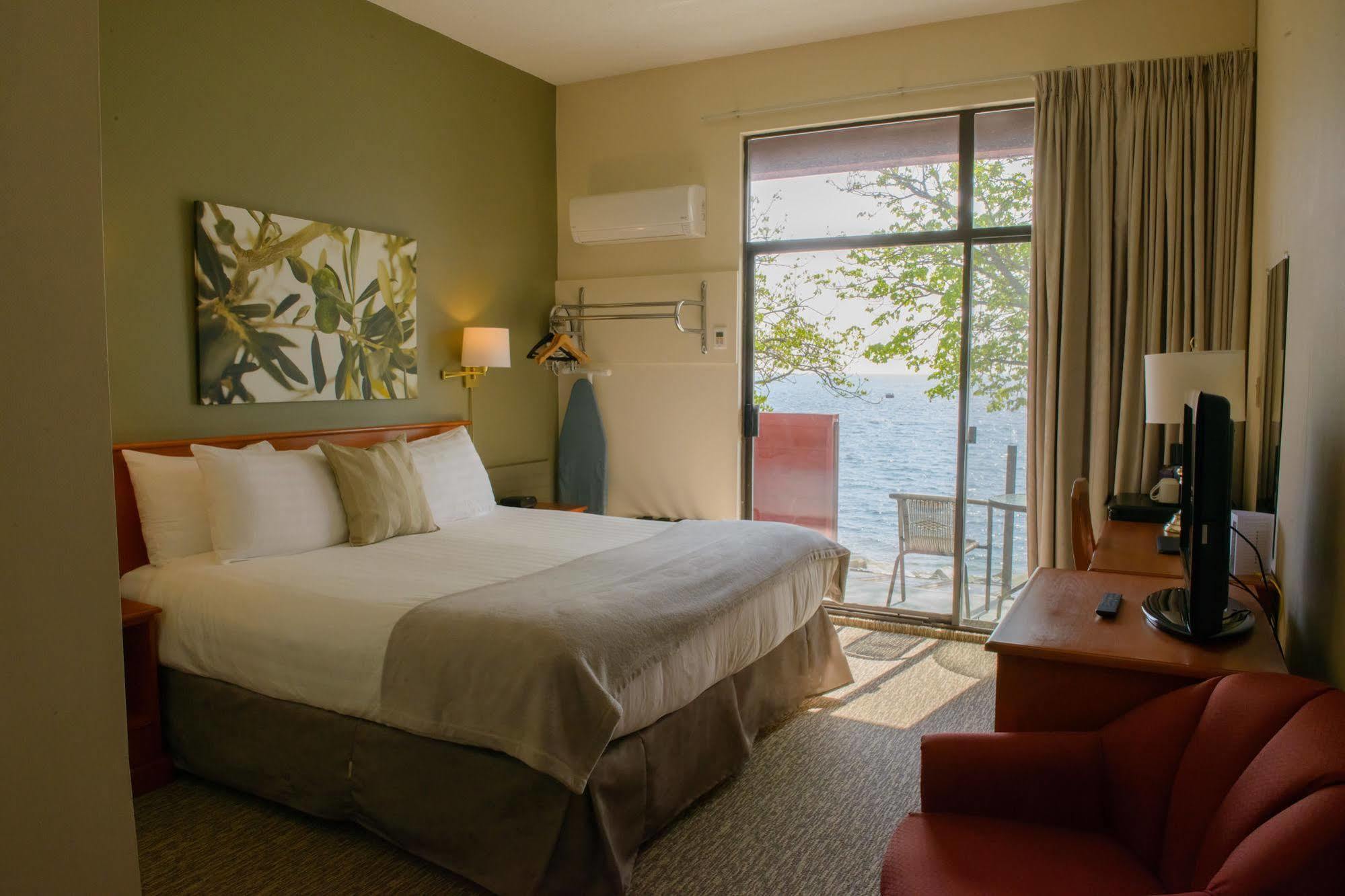 Driftwood Inn Sechelt Eksteriør bilde