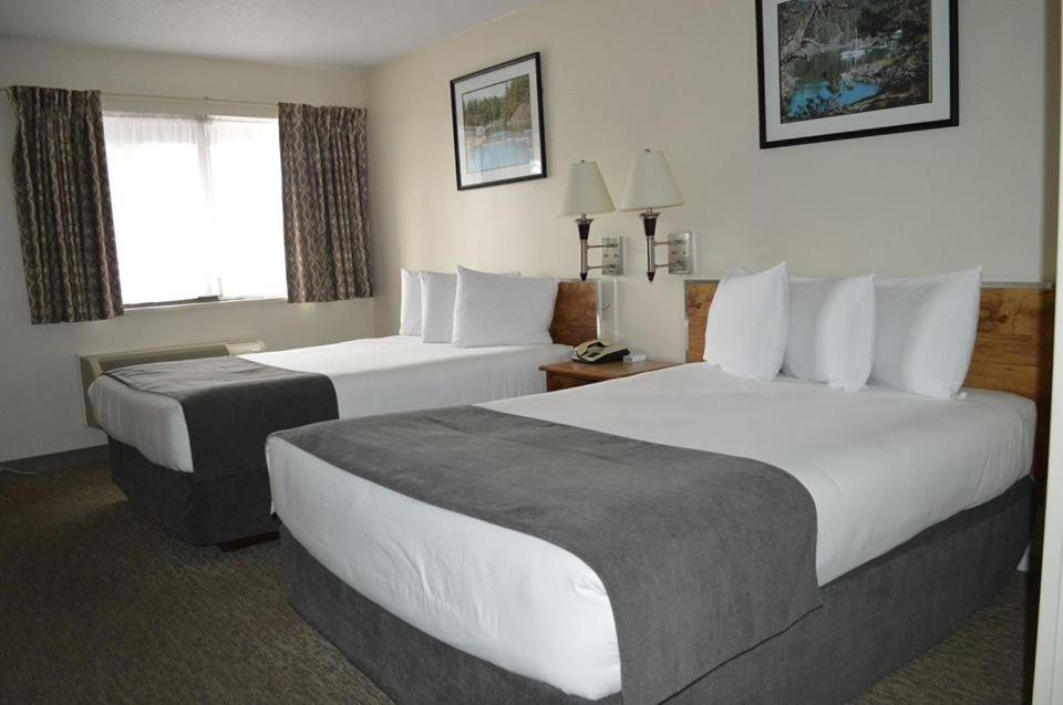 Driftwood Inn Sechelt Eksteriør bilde