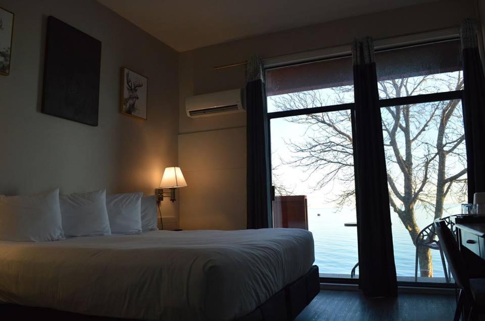 Driftwood Inn Sechelt Eksteriør bilde